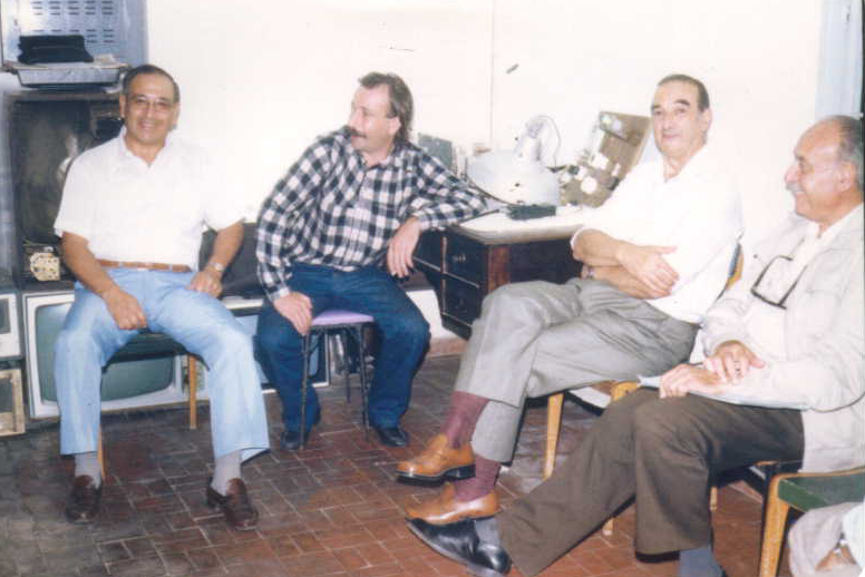 Walter Walter LU2ERU segundo desde la derecha.