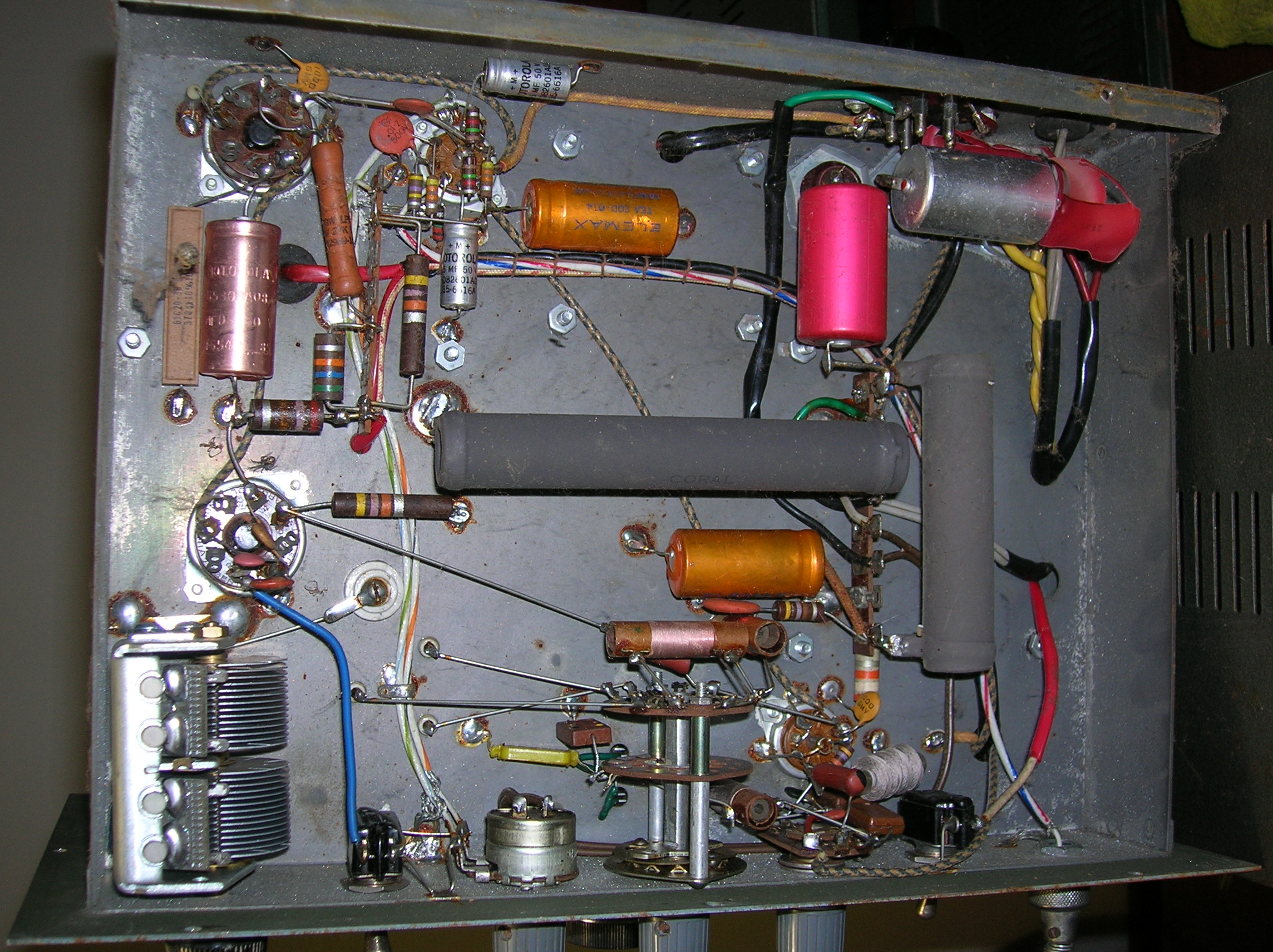 tx inferior Chasis inferior del transmisor.