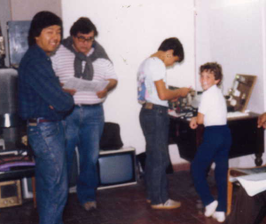Desde la izq.: Roberto Ikeda LU9EQH, Tony LU5ERE.